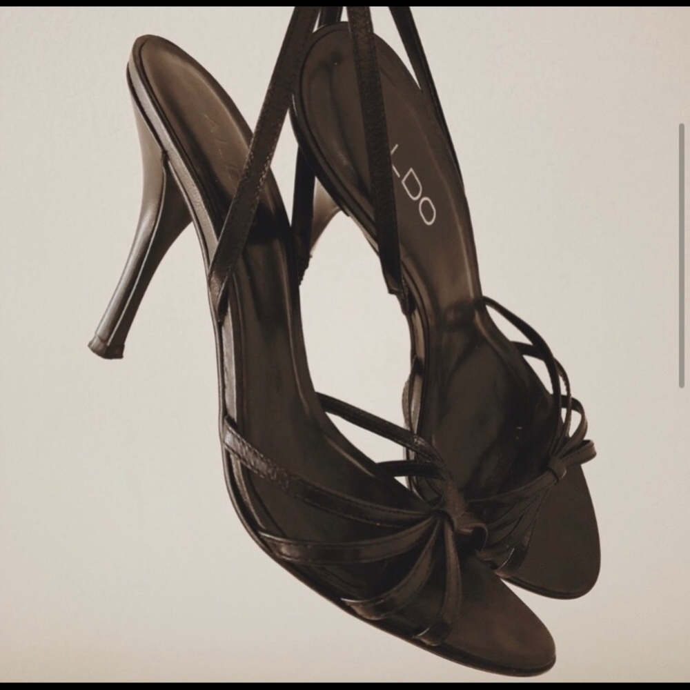 Heels - Picture 2 of 4